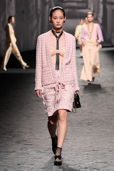 Look 28